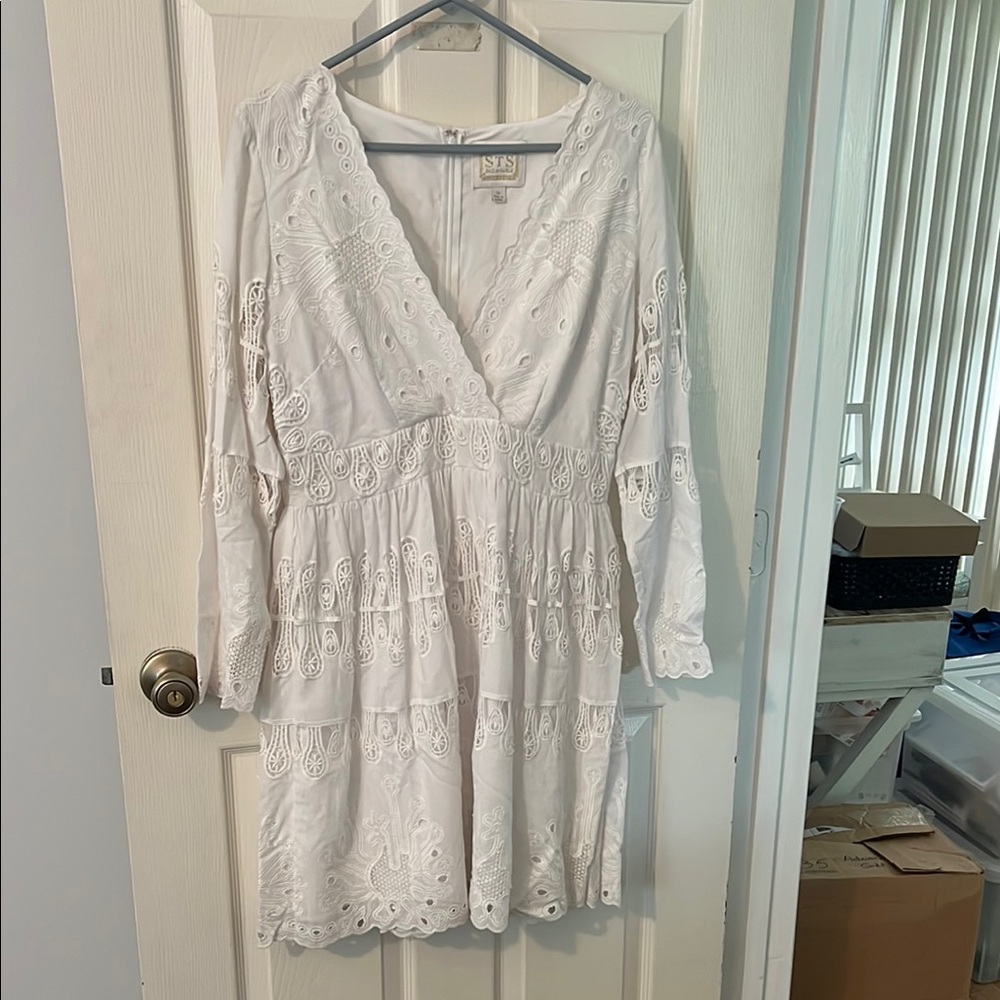 Elegant White Lace Dress